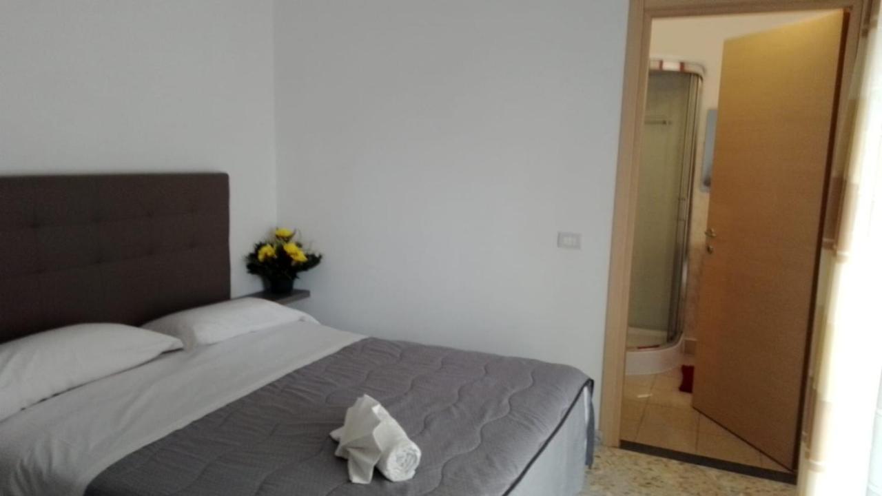 Affittacamere L'Orchidea Ventimiglia Kültér fotó