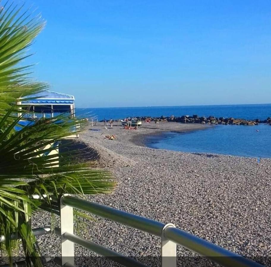 Affittacamere L'Orchidea Ventimiglia Kültér fotó